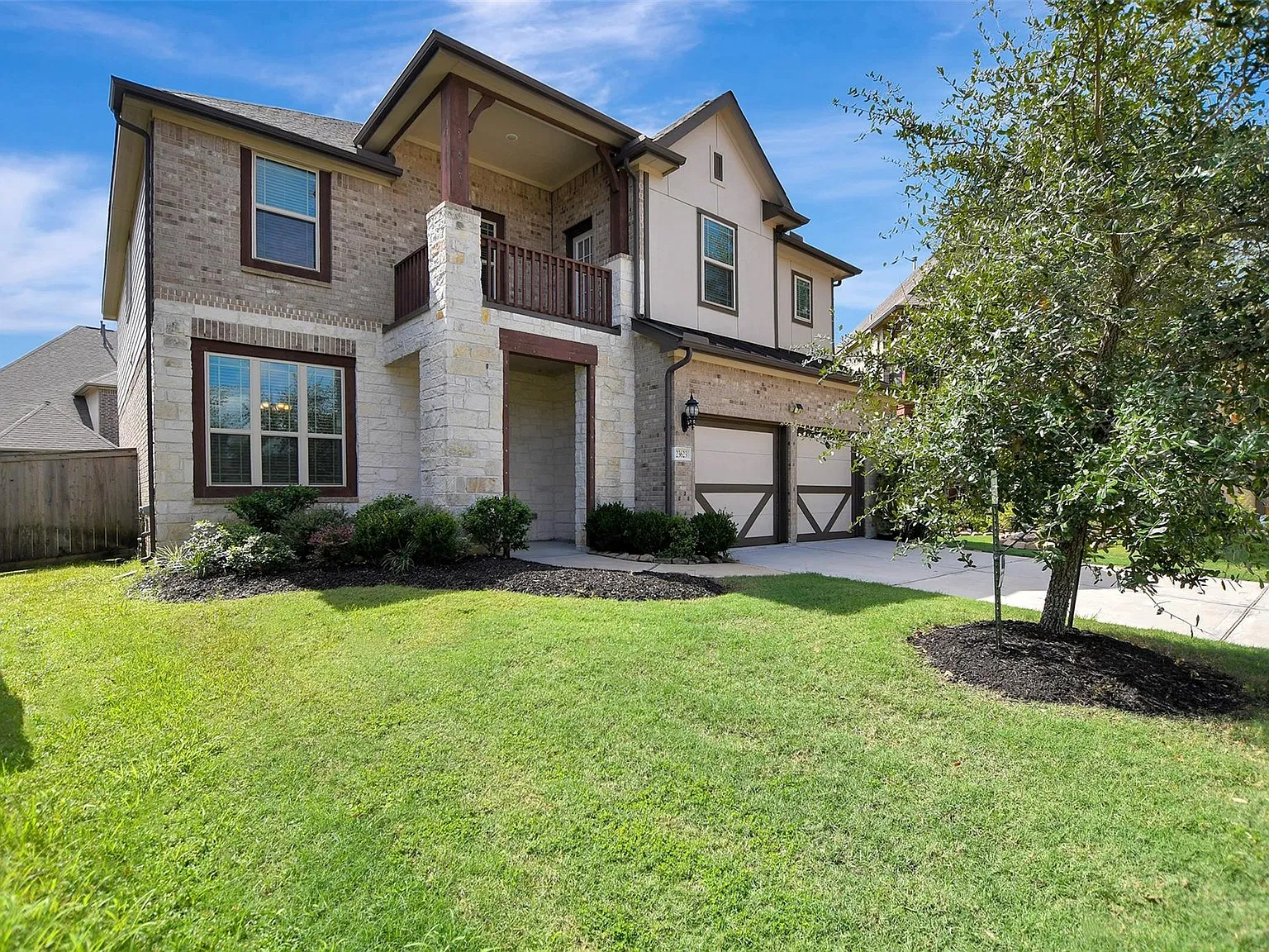 4 bed, 2.5 bath, 2709 sqft, $2,750 — Photo 3