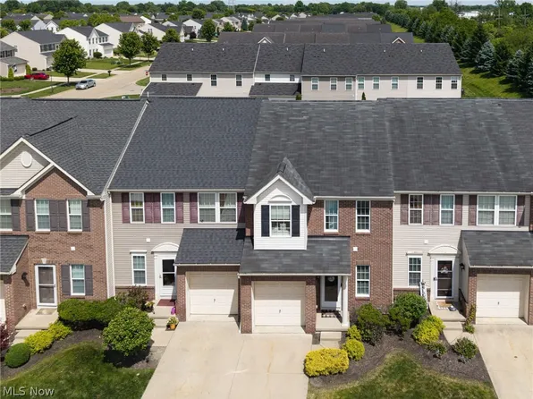 106 Pebble Ct, Berea, OH 44017