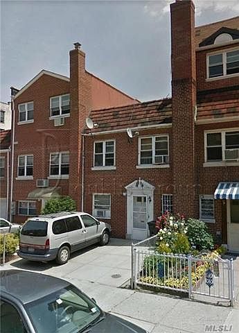 1st image of 3135 32nd St