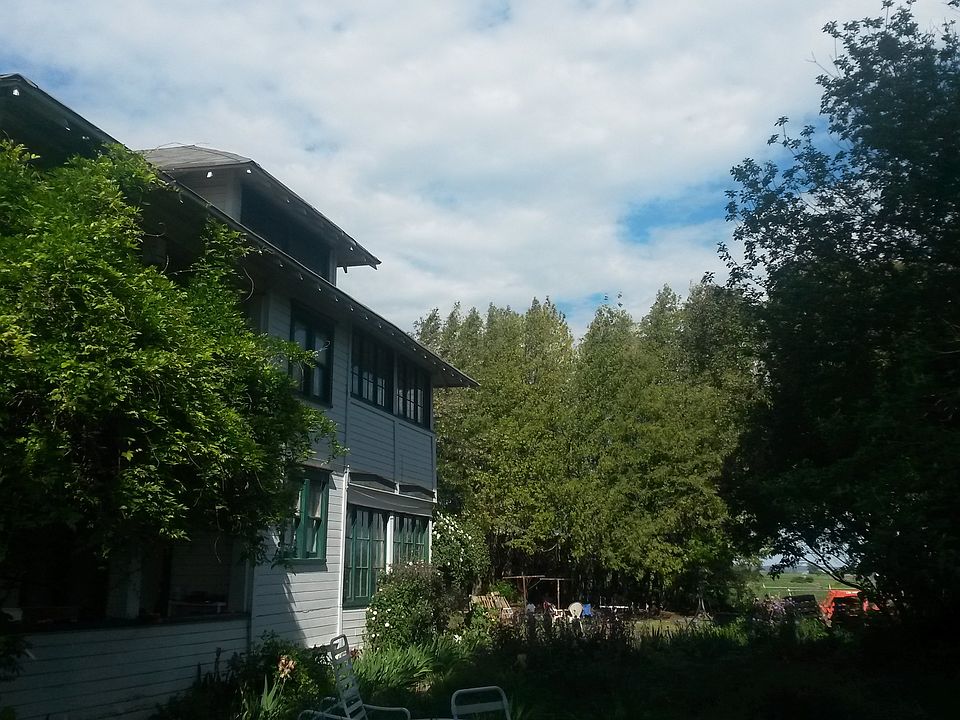 2nd image of 2004 Bull Rd