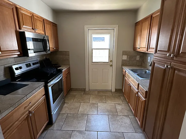 6715 E Avalon Dr #4 — Photo 2