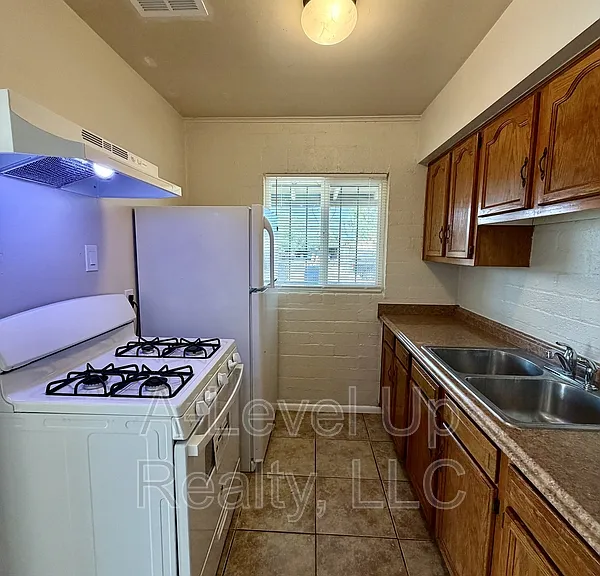 2304 E Monterey Vis #1 — Photo 4