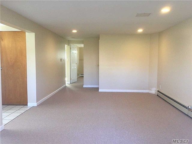 1st image of 20 Diane Ln