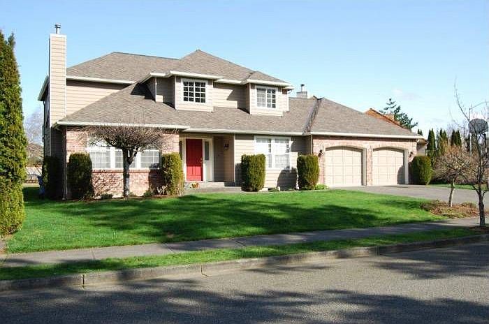 Front view of home