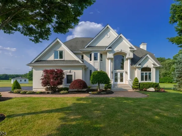 3 Manchester Ln, Kingwood Twp., NJ 08867