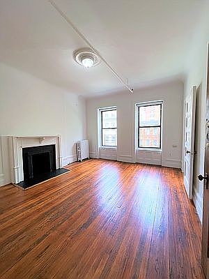 2nd image of 424 W 154th St #4R