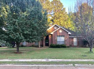 175 Oak Grove Dr, Brandon, MS 39047