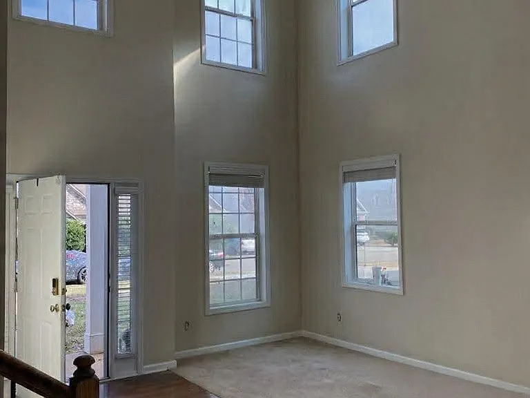 327 Hearthwood Dr — Photo 2