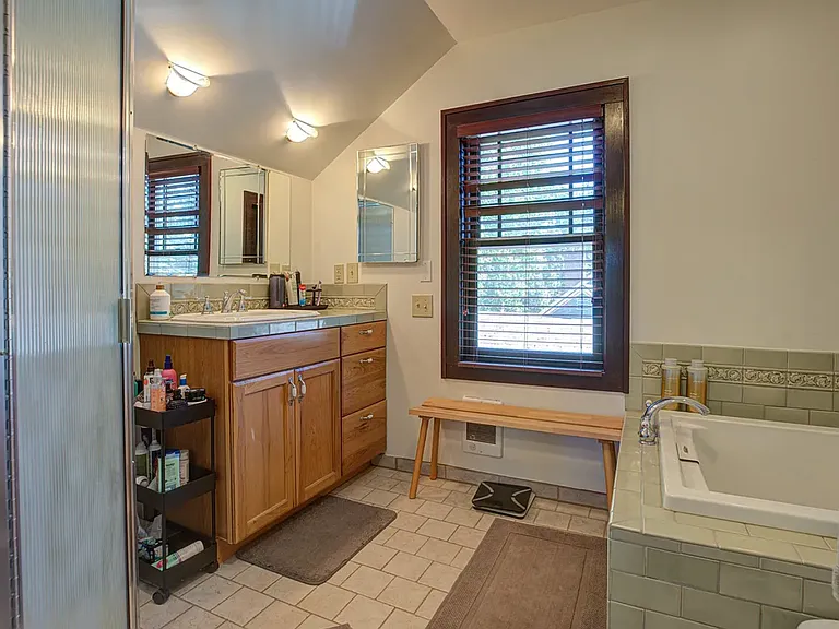5530 SE Flavel Dr — Photo 14
