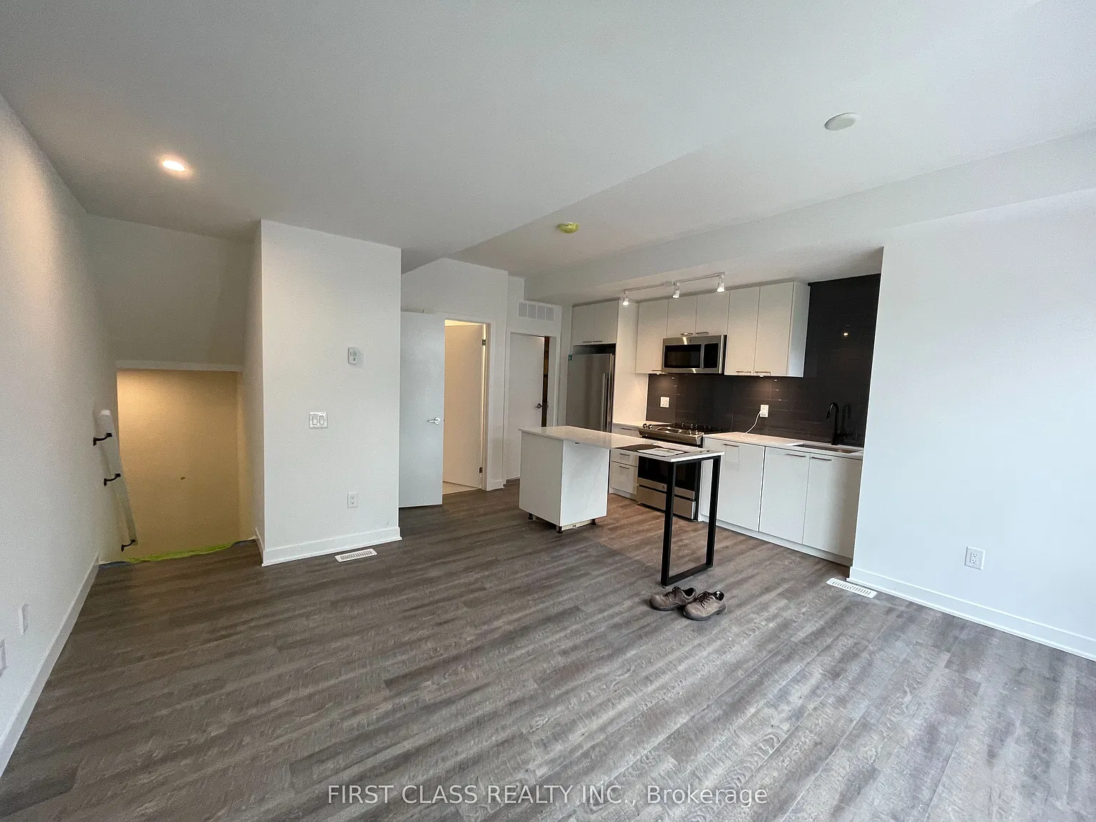 3 bed, $3,100 — Photo 3