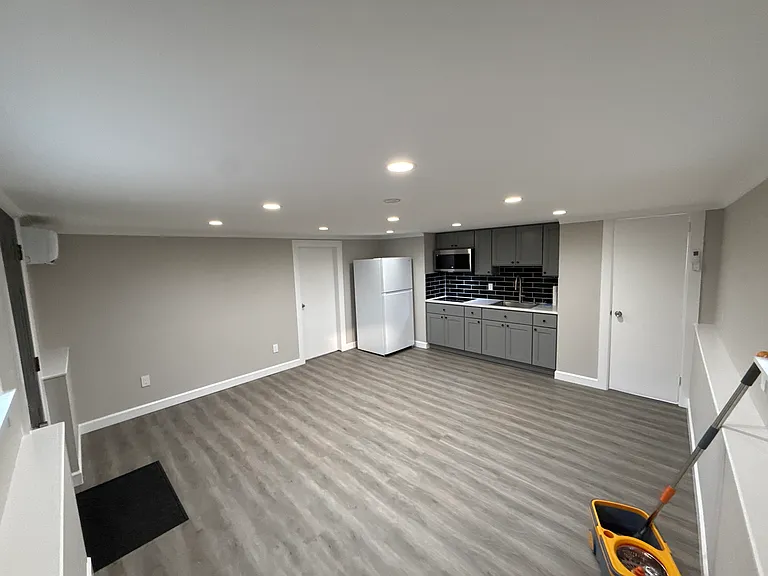 1162 Waverly Ave — Photo 5