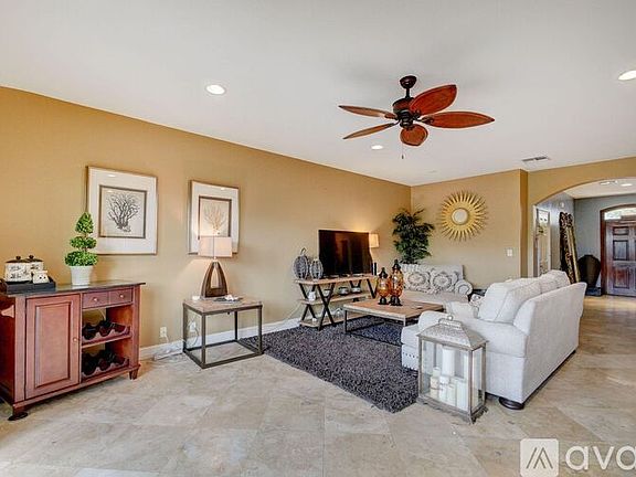 4th image of 720 Via Villagio