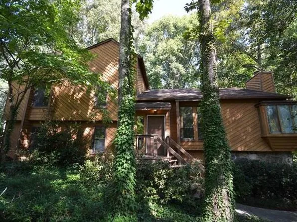 5037 Tanaga Ct, Stone Mountain, GA 30087