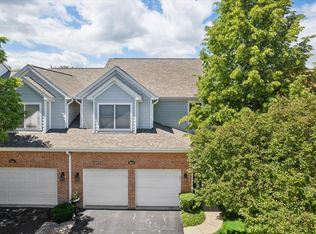 9040 Falcon Greens Dr, Crystal Lake, IL 60014