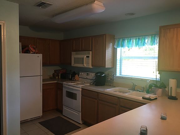 4th image of 2910 Amber Oak Dr