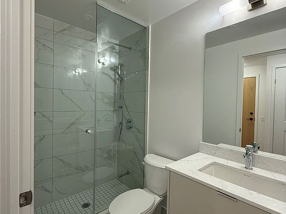 3rd image of 202 Burnhamthorpe Rd E #1410