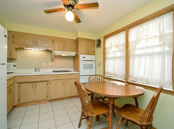 4th image of 5440 W Windsor Ave APT 1E