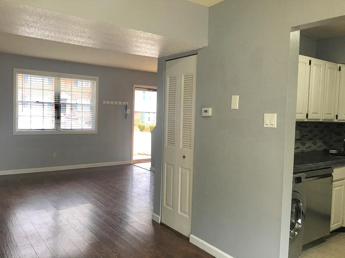 Building Photo - 1740 Blue Jay Cv