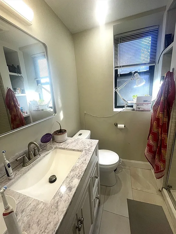 5 bed, 2.0 bath, 1800 sqft, $5,000 — Photo 4
