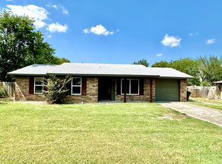 8 Cole Cir, Krum, TX 76249
