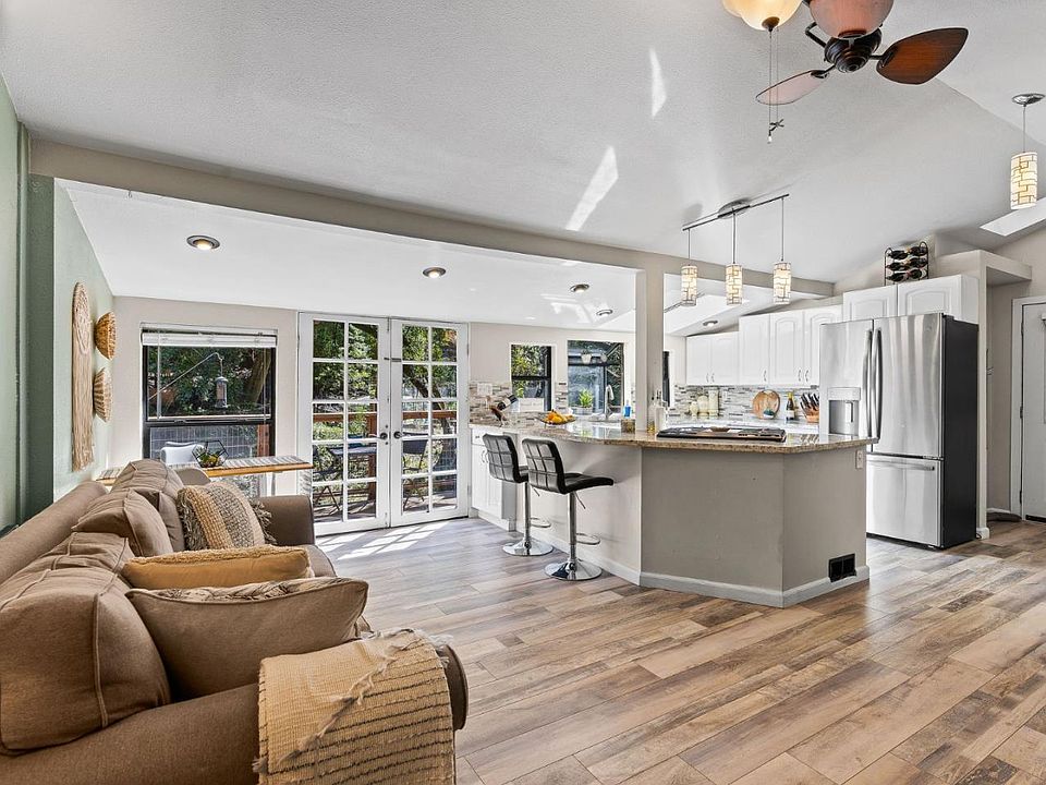 1st image of 600 River Dr