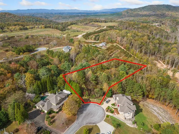13 Ridgemont Dr, Ellijay, GA 30536