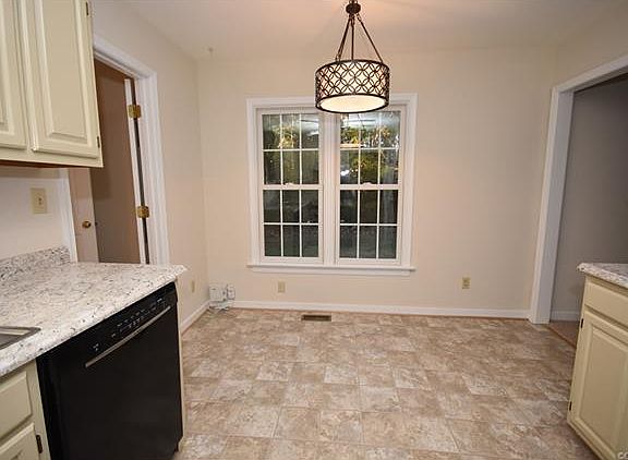 4th image of 2608 Tavern Way