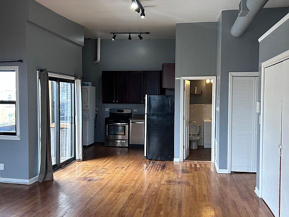 5th image of 1215 W Grand Ave #3R