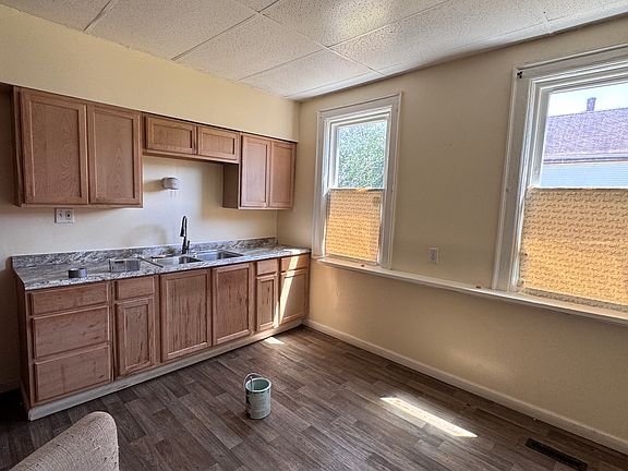 5th image of 291 Bissell Ave #1