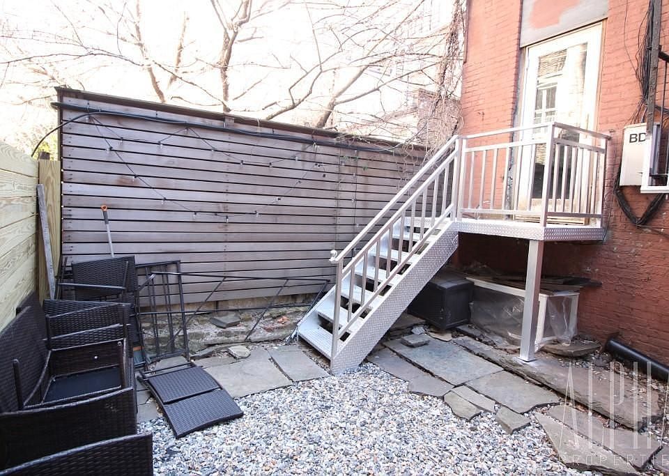 1st image of 247 W 11th St APT 4