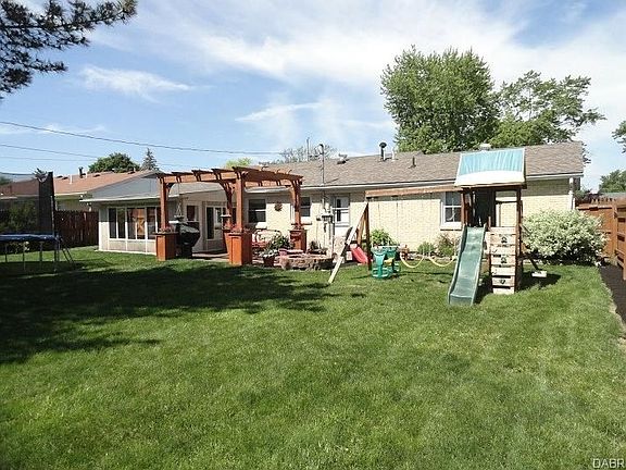 2nd image of 611 Stonyridge Ave