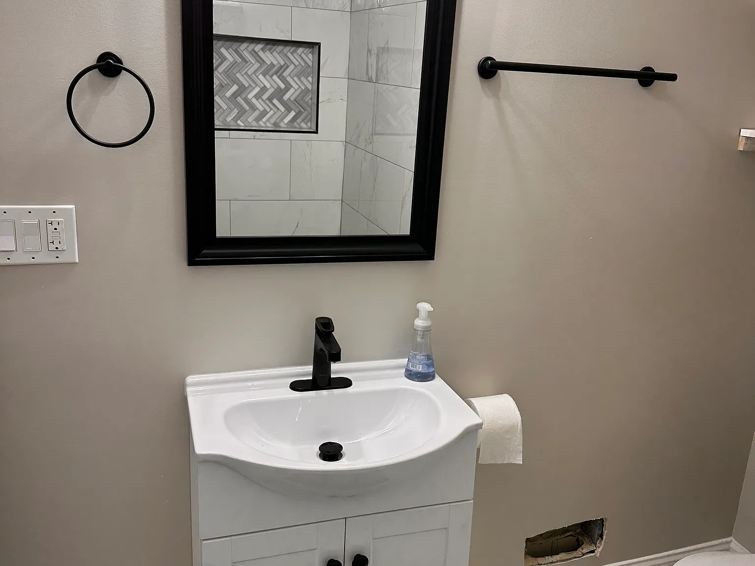3 bed, 2.5 bath, 1141 sqft, $2,450 — Photo 3