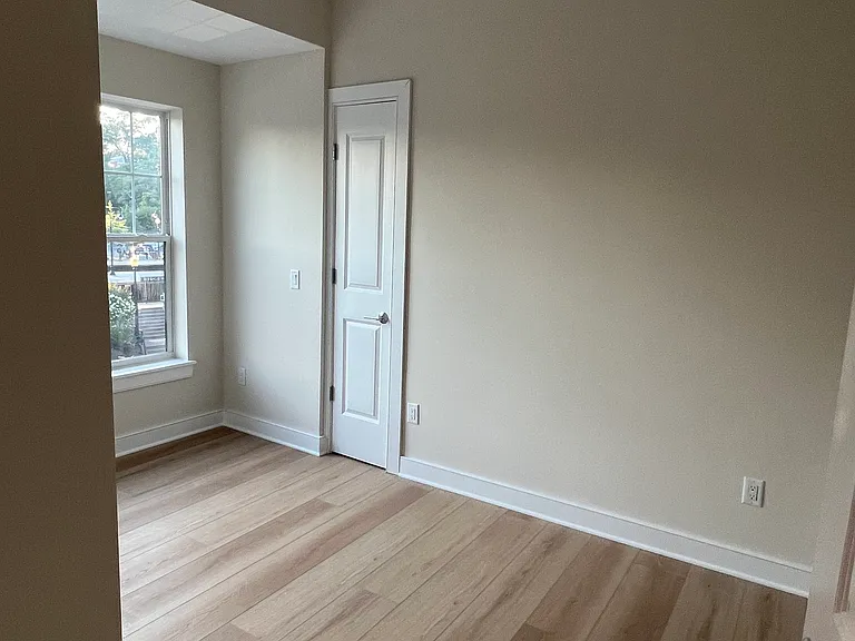19-23 N Broad St #C — Photo 6