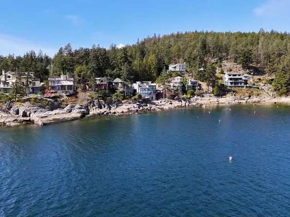 9197 Truman Rd, Sunshine Coast, BC V7Z 1B5
