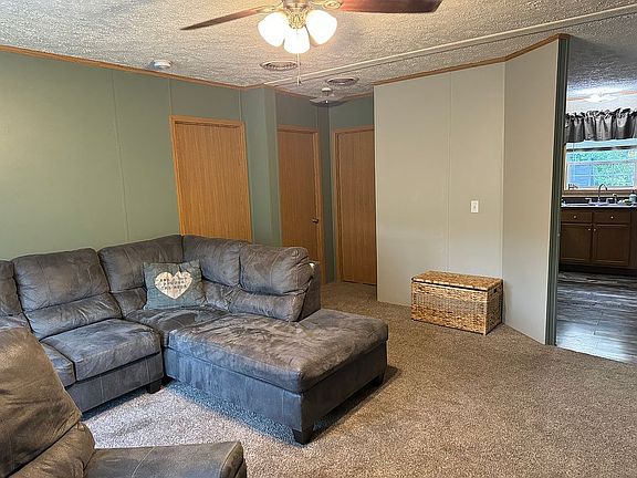 4th image of 573 N County Road 150 E
