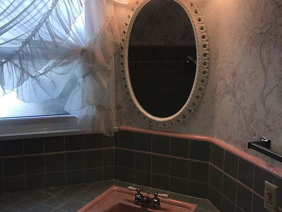 3rd image of 8148 Calmada Ave