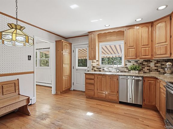 3rd image of 10 Highview Terrace