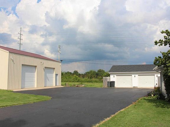 4th image of 285 Goodale Dr