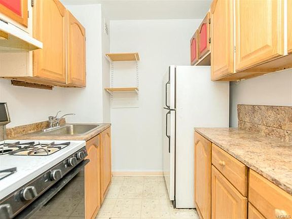 5th image of 2244 Bronx Park E APT 4C