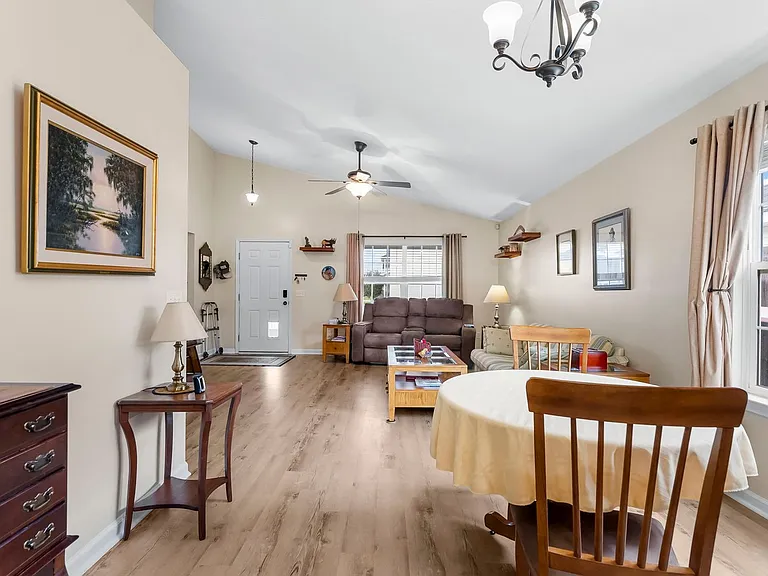 2624 Avondale Ct — Photo 14