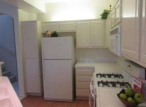 4th image of 1010 S Saint Tropez Ave
