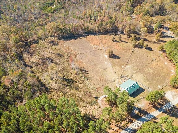 2nd image of 5011 Tori Ln