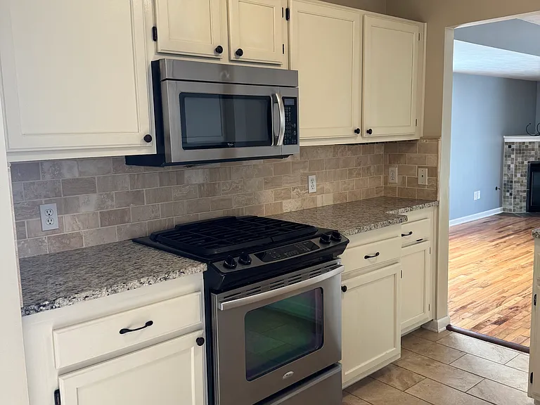 3313 Park Ridge Ln NE — Photo 10