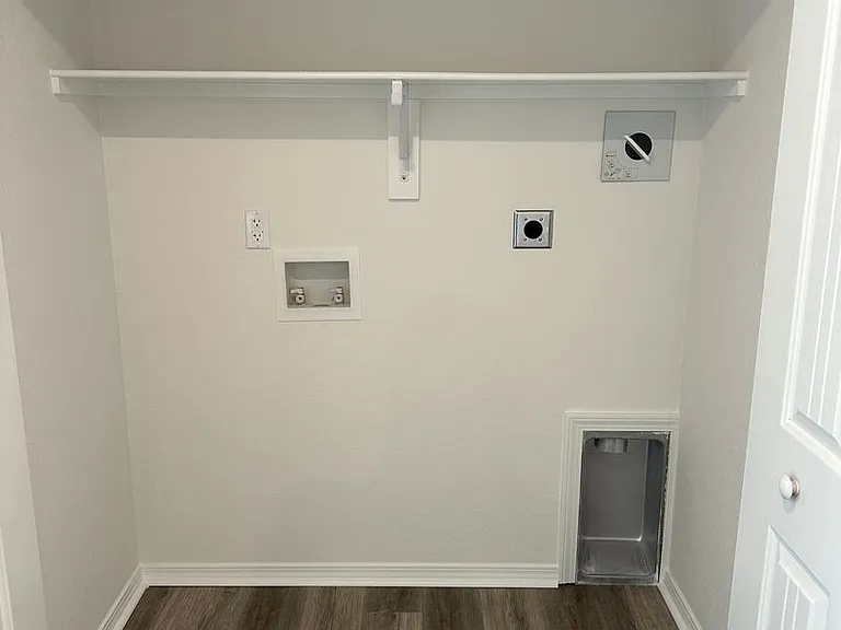 10316 Debbie Dr N — Photo 12