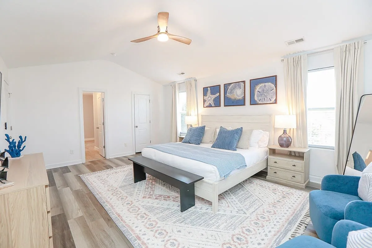 4 bed, 2350 sqft, $6,000 — Photo 1