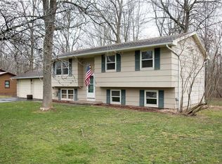 1714 Apple Hollow Ln, Hamlin, NY 14464