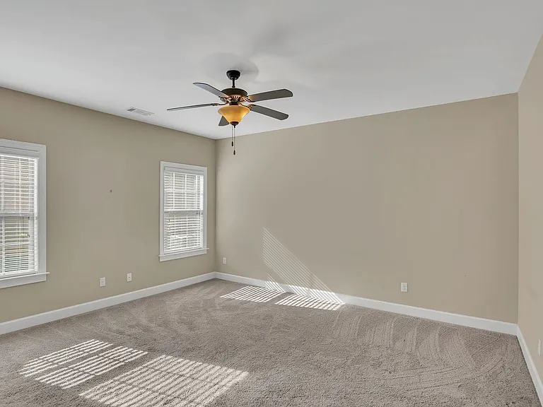 999 Starr Ct — Photo 15