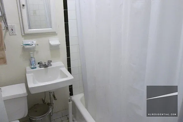 Rented by Highline Residential | media 35