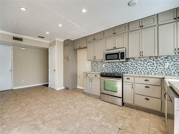 4th image of 2219 Lockwood Dr