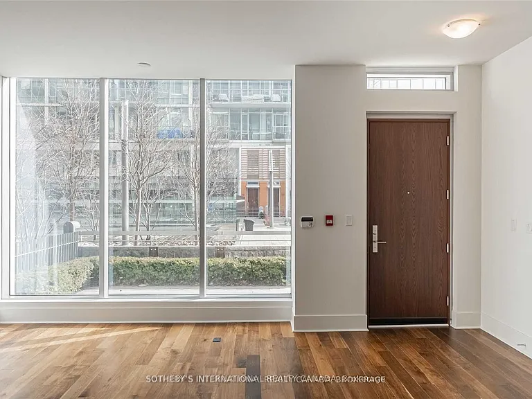 29 Queens Quay E #Townhouse 113 — Photo 16